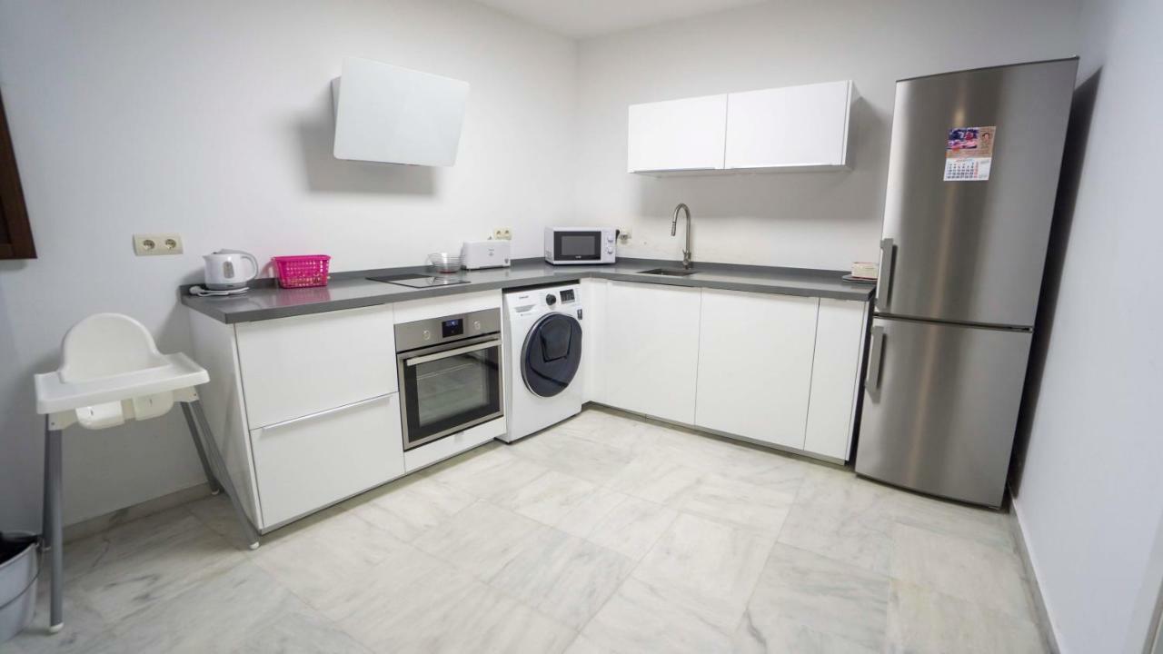 Rentalsevilla Espacioso Duplex En La Puerta Real ภายนอก รูปภาพ