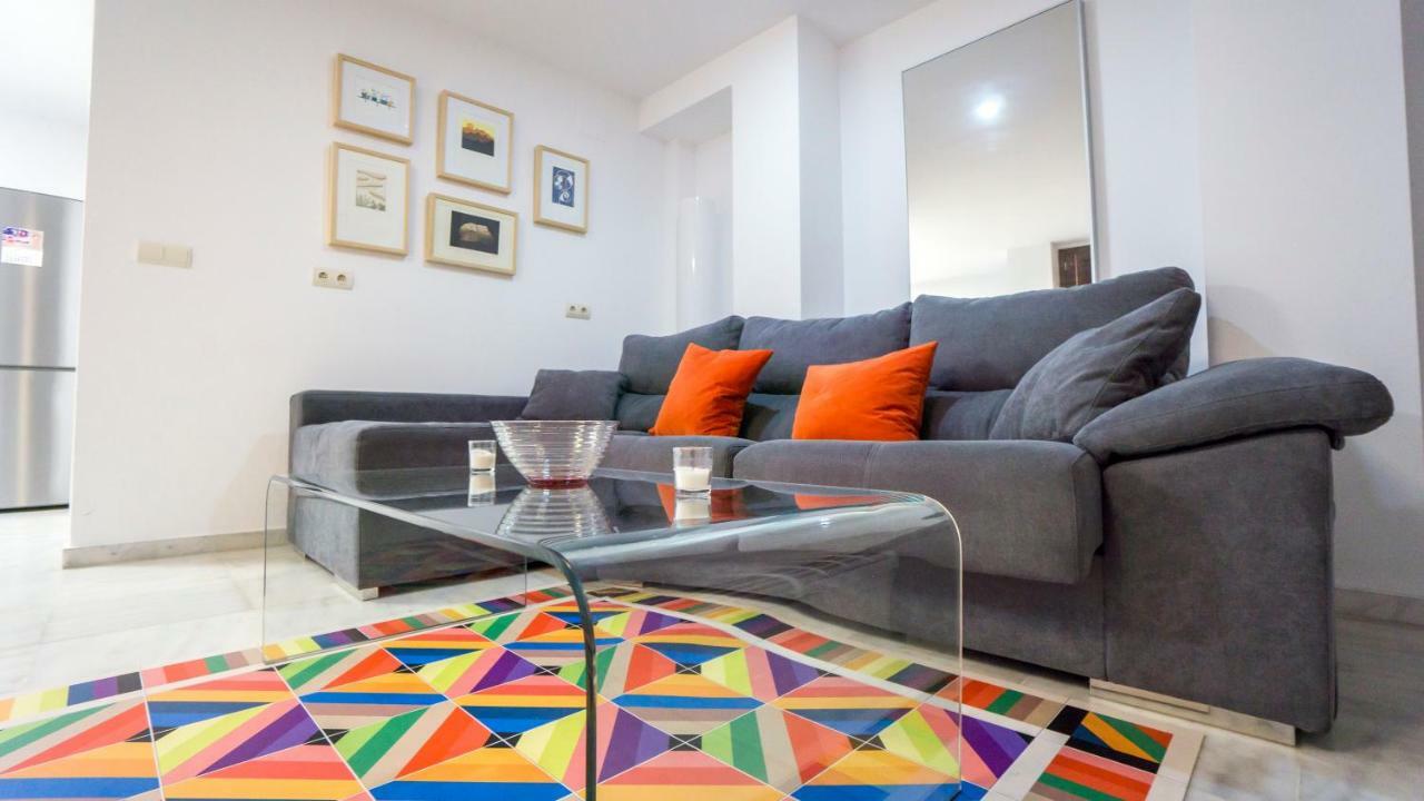 Rentalsevilla Espacioso Duplex En La Puerta Real ภายนอก รูปภาพ