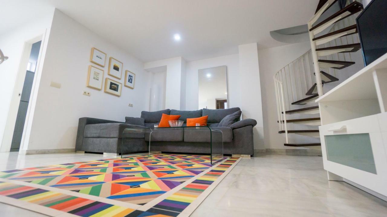 Rentalsevilla Espacioso Duplex En La Puerta Real ภายนอก รูปภาพ