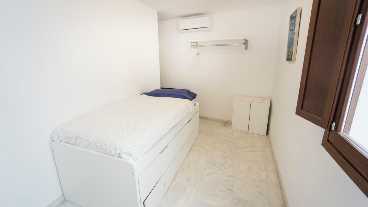 Rentalsevilla Espacioso Duplex En La Puerta Real ภายนอก รูปภาพ
