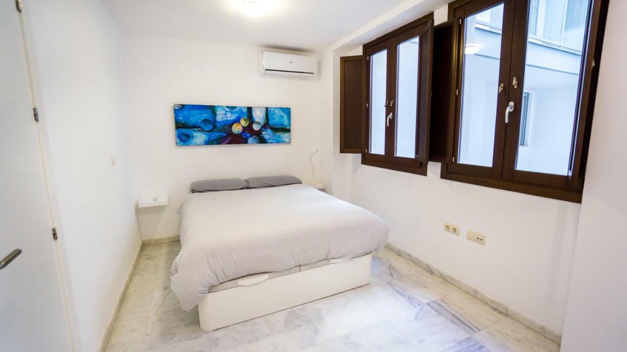 Rentalsevilla Espacioso Duplex En La Puerta Real ภายนอก รูปภาพ