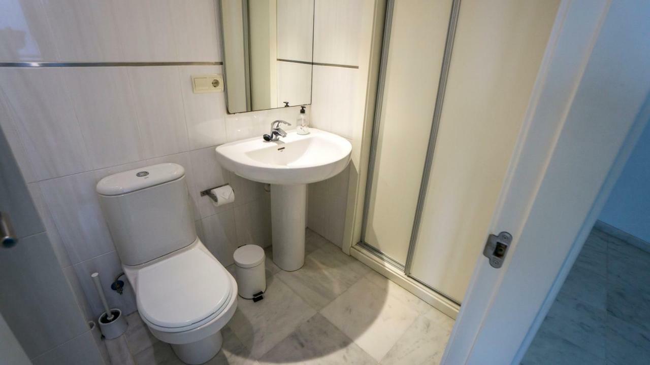 Rentalsevilla Espacioso Duplex En La Puerta Real ภายนอก รูปภาพ