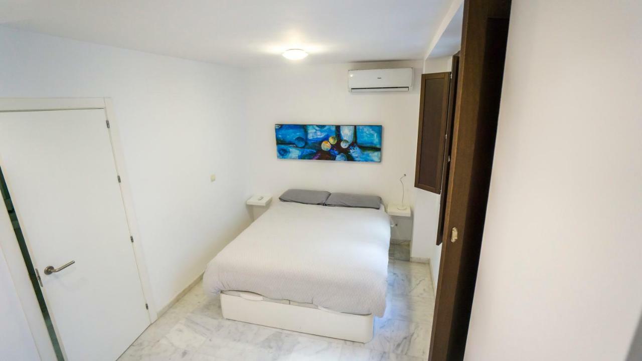 Rentalsevilla Espacioso Duplex En La Puerta Real ภายนอก รูปภาพ