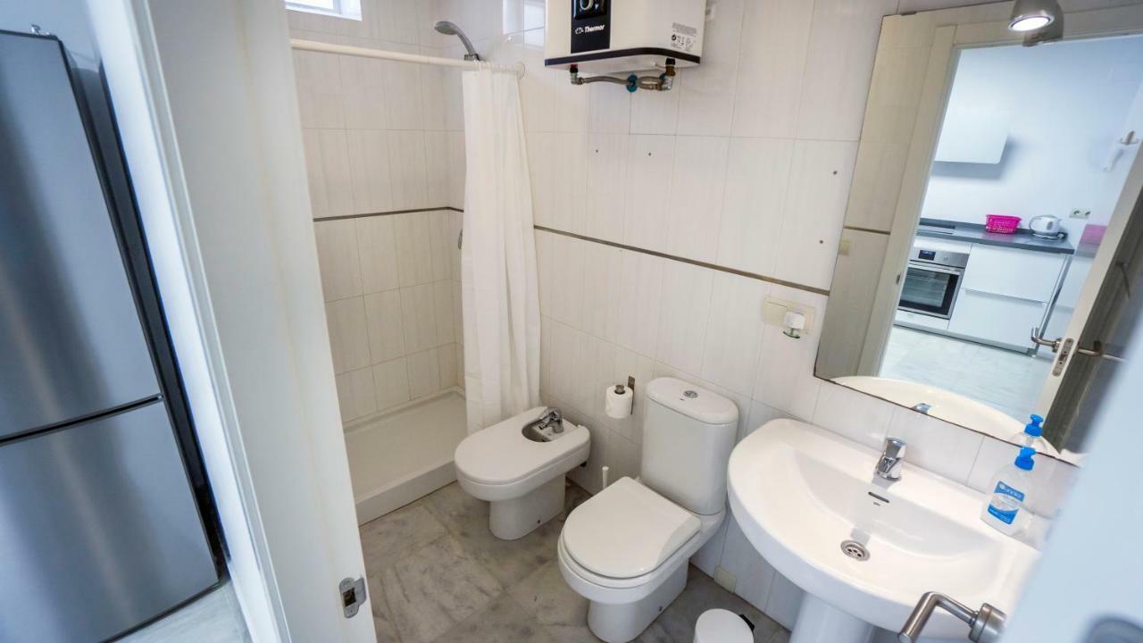 Rentalsevilla Espacioso Duplex En La Puerta Real ภายนอก รูปภาพ