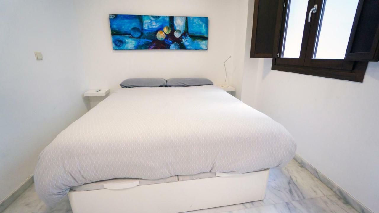 Rentalsevilla Espacioso Duplex En La Puerta Real ภายนอก รูปภาพ