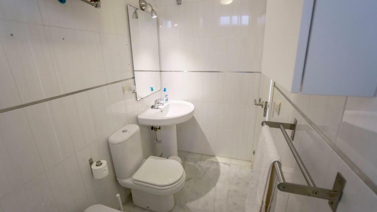 Rentalsevilla Espacioso Duplex En La Puerta Real ภายนอก รูปภาพ