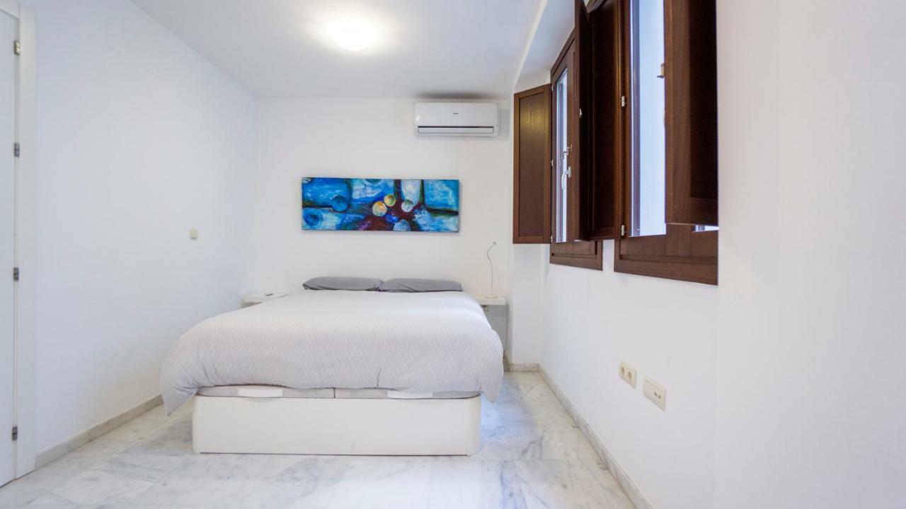 Rentalsevilla Espacioso Duplex En La Puerta Real ภายนอก รูปภาพ